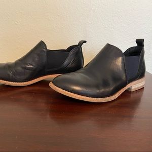 Clarks black leather Edenvale Page booties , size 9.5